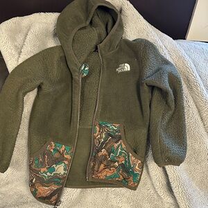 The North Face Kids' Olive Fleece Hoodie with Patterned Pockets